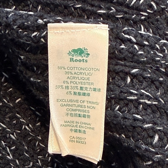 Roots Black with white Cardigan Sweater Size Small - Picture 6 of 6